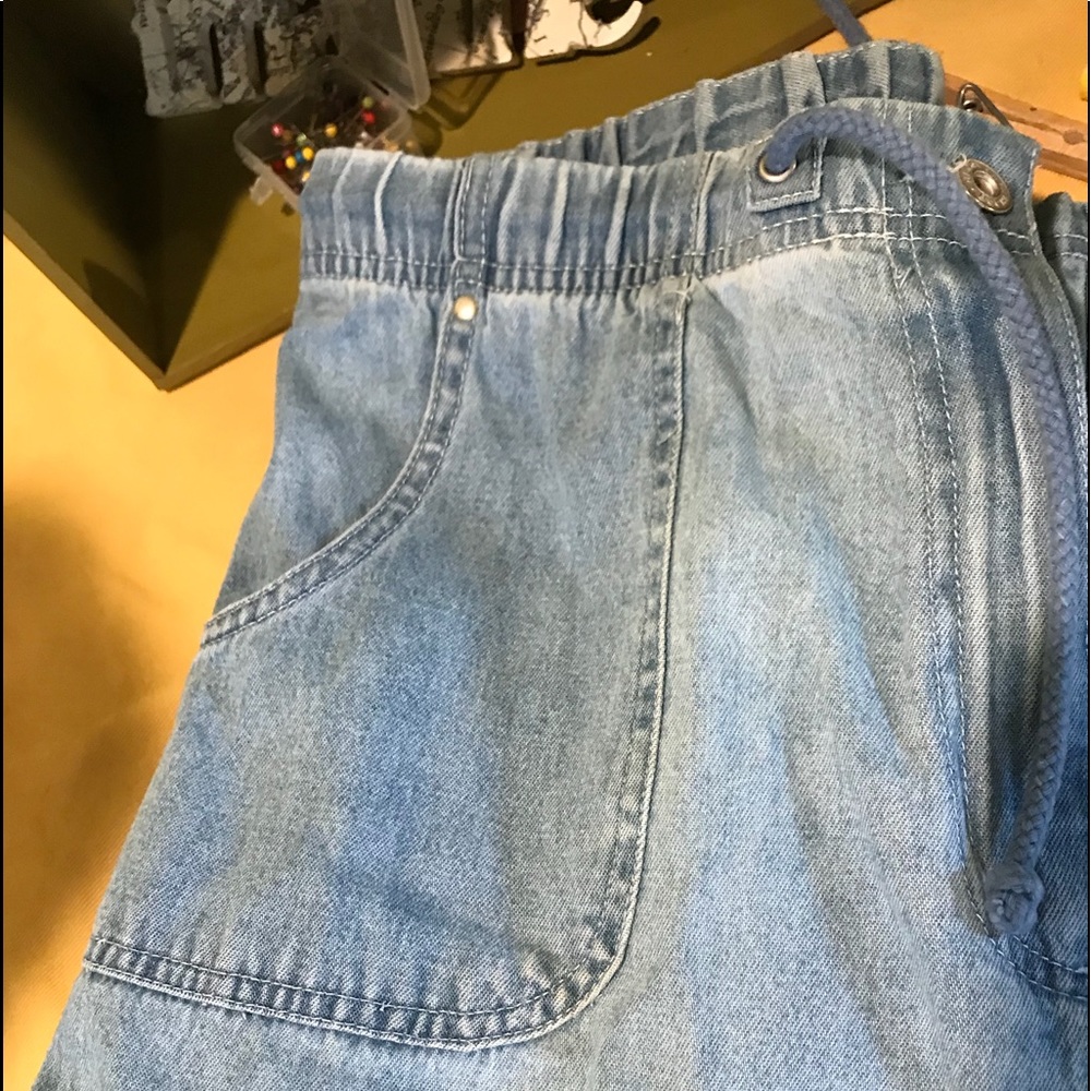 Blue jean capris.
